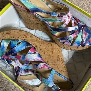 Floral wedges